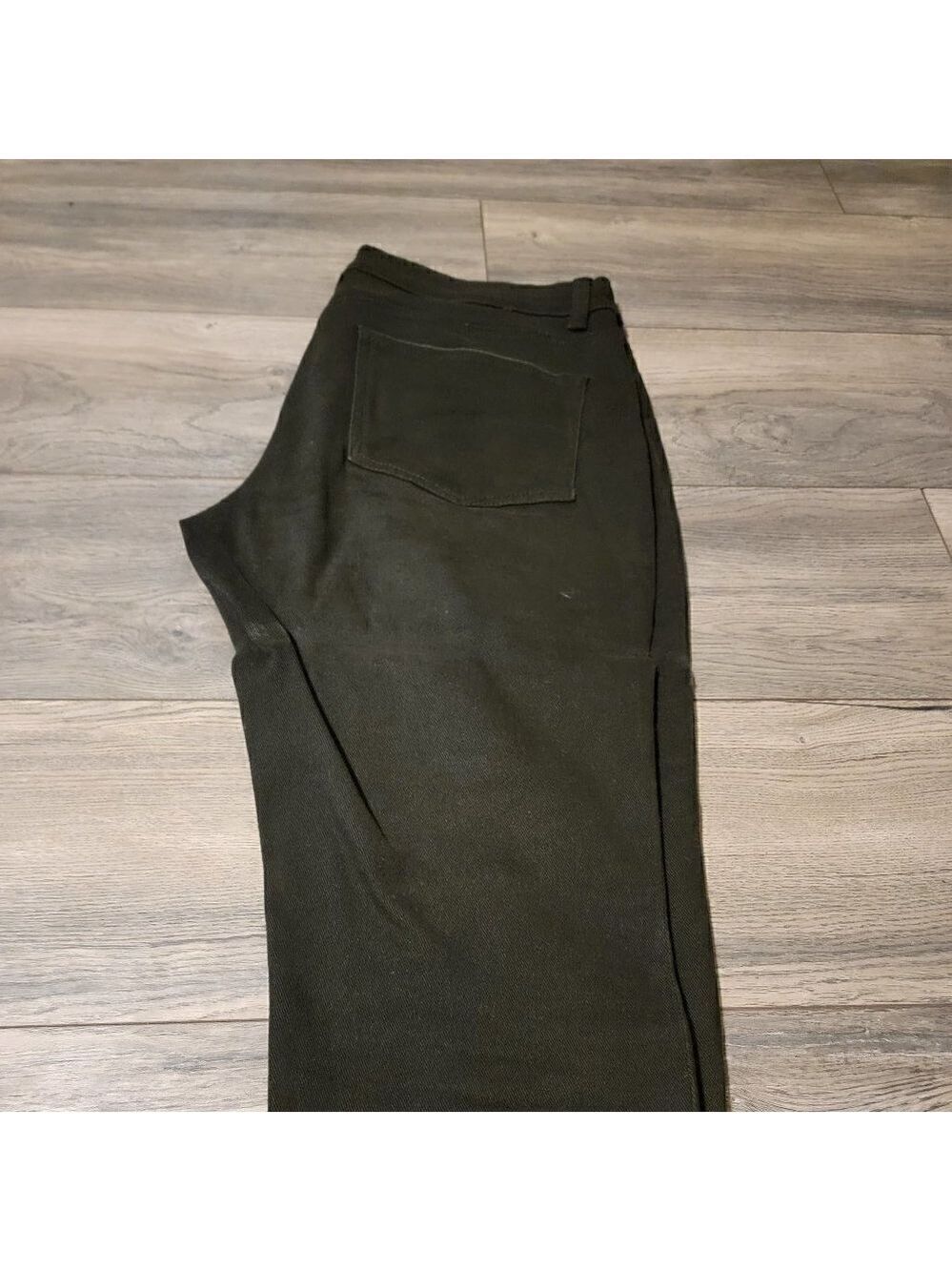 Time and Tru Black jean style cuffed capri's size 12.